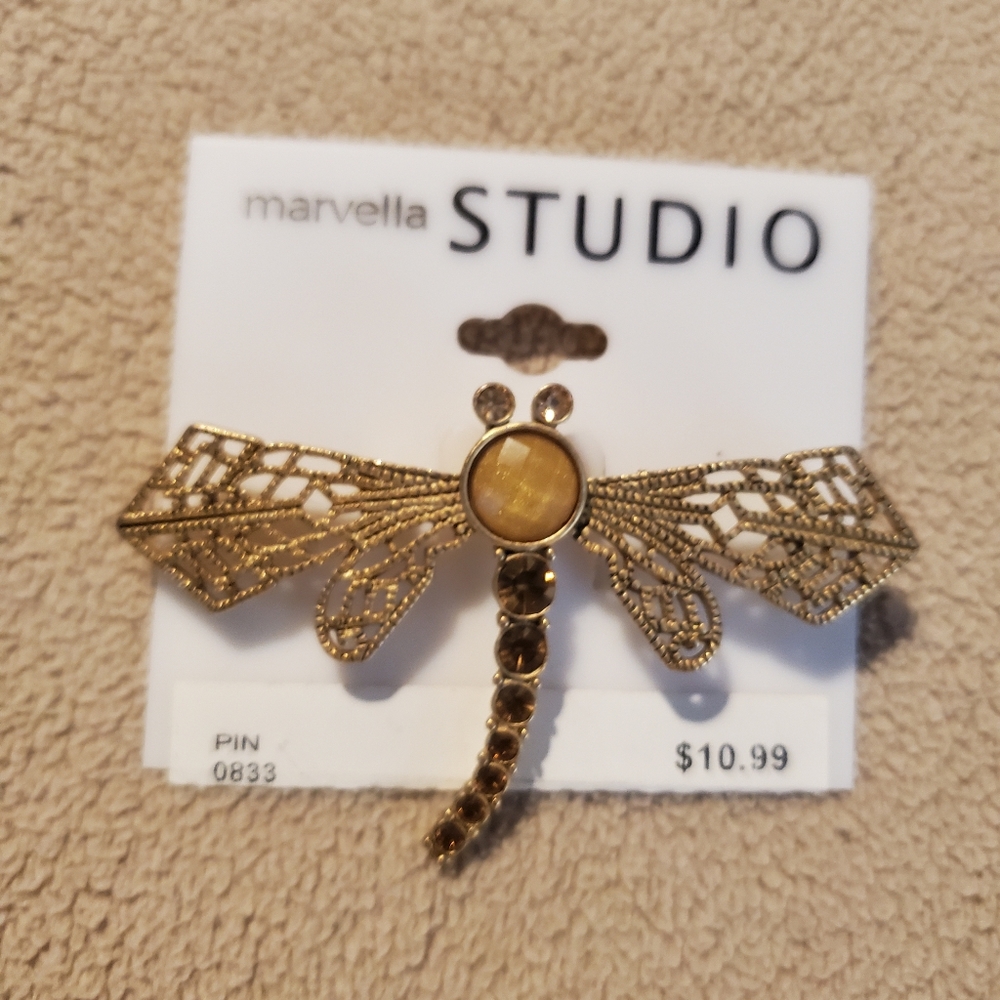 Dragonfly pin
